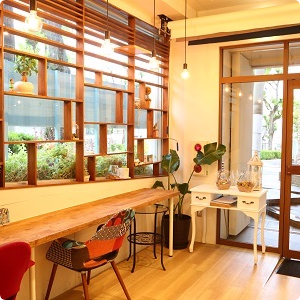 販促・広告物制作における動画撮影・編集及び商用撮影はPhoto studio iS ～sales promotion category～ にお任せ下さい。専門のカメラマンによる精度の高い撮影をおこないます。